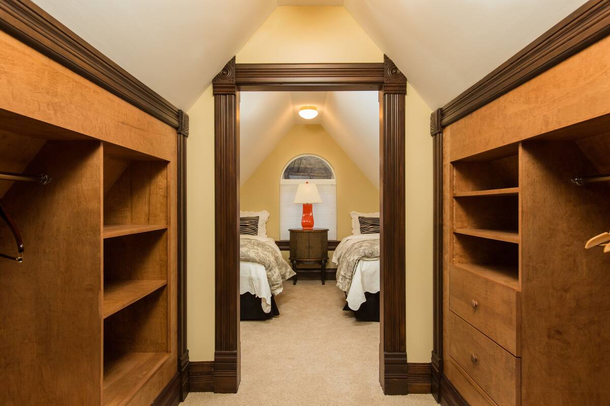 Suite, 2 Single Beds | 1 bedroom, premium bedding, desk, free WiFi