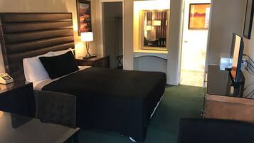 Cortinas blackout, tabla de planchar con plancha y wifi gratis