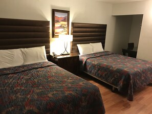 Cortinas blackout, tabla de planchar con plancha y wifi gratis 