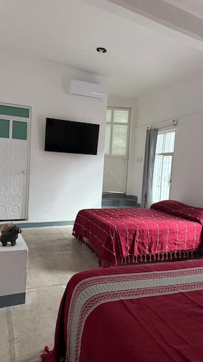 Family Room | Free WiFi