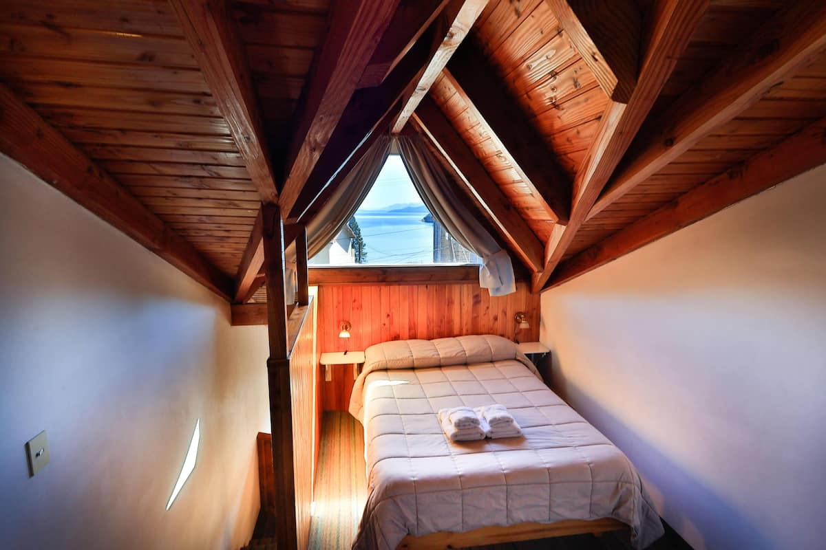 2 camere, biancheria da letto di alta qualità, copriletto in piuma