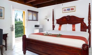 Tallelokero huoneessa, työpöytä