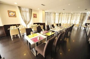 Dining - Liberty Hotel (Oran)