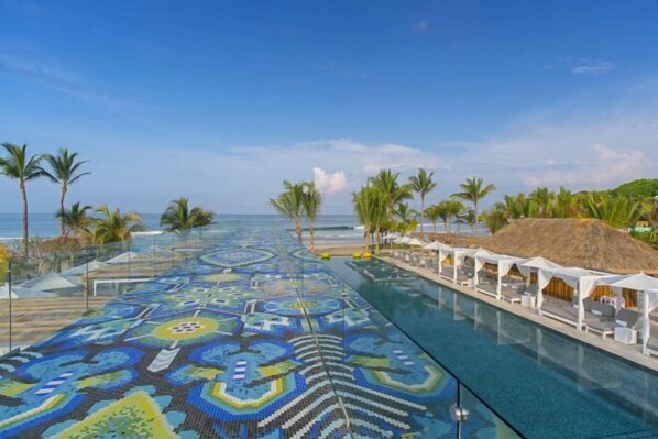 Kolam renang outdoor