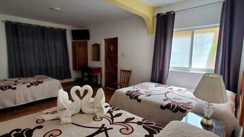 Family Room | Free WiFi, bed sheets