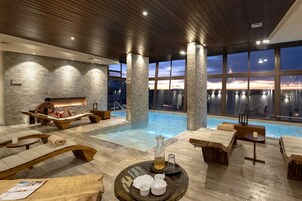 Una piscina techada