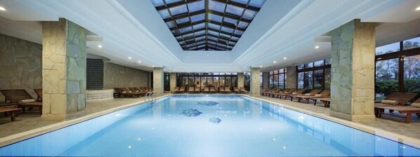 Piscina interna, piscina externa