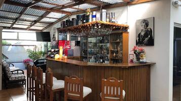 Breakfast, lunch and dinner served