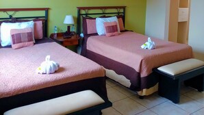 Habitación Confort con 1 cama matrimonial o 2 individuales | Edredón, camas con pillow-top y escritorio