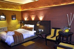 Double Room, 1 Queen Bed | Desk, free WiFi, bed sheets - Hotel Jardines de Uyuni (Uyuni)