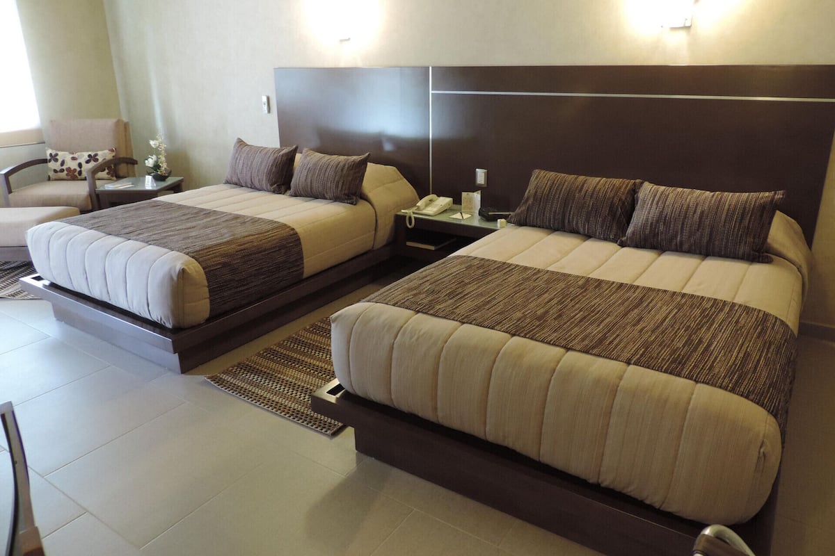 In-room safe, desk, iron/ironing board, free WiFi