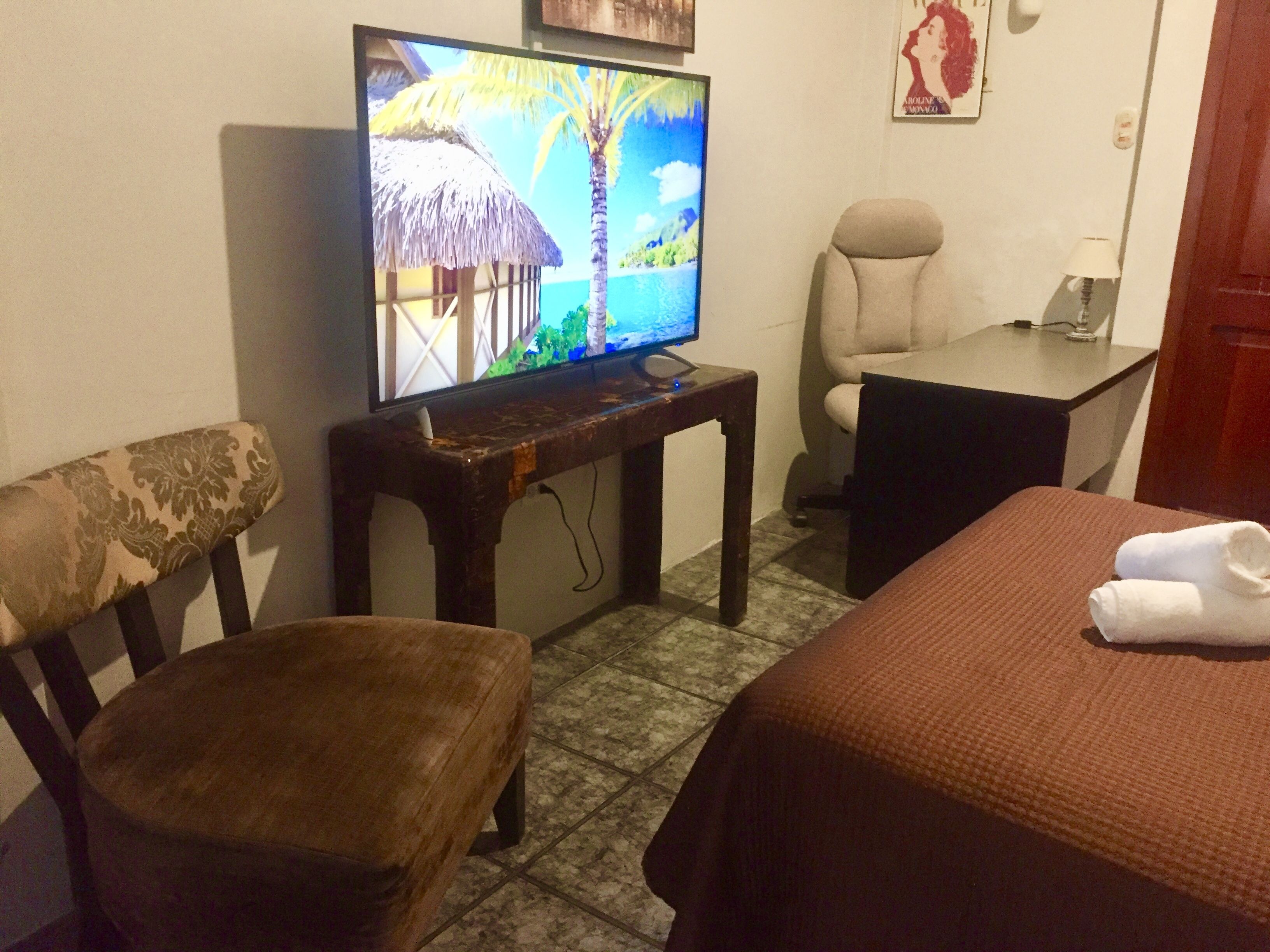 business room, 1 double bed, city view, tower | 1 bedroom, minibar, in-room safe, desk