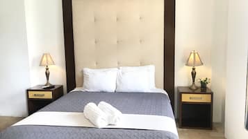 1 chambre, minibar, coffres-forts dans les chambres, bureau