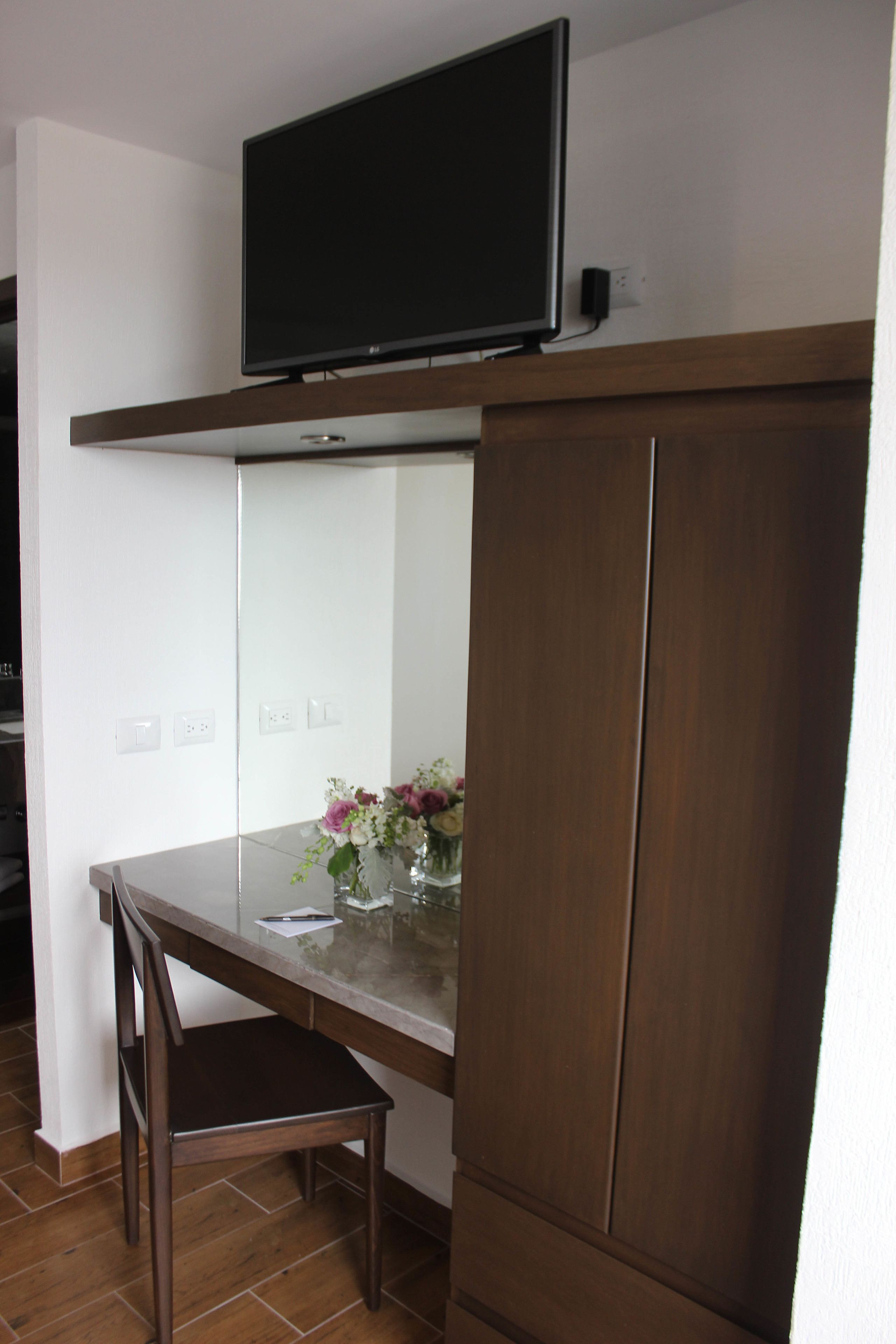 desk, soundproofing, free wifi, bed sheets