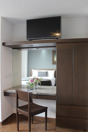 Superior Room, 2 Double Beds | Desk, soundproofing, free WiFi, bed sheets - Eco Hotel Guadalajara Expo (Guadalajara)