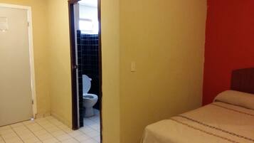 Camera Standard, 1 letto matrimoniale | Ferro/asse da stiro, Wi-Fi gratuito, lenzuola