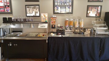 Café da manhã com buffet grátis todos os dias