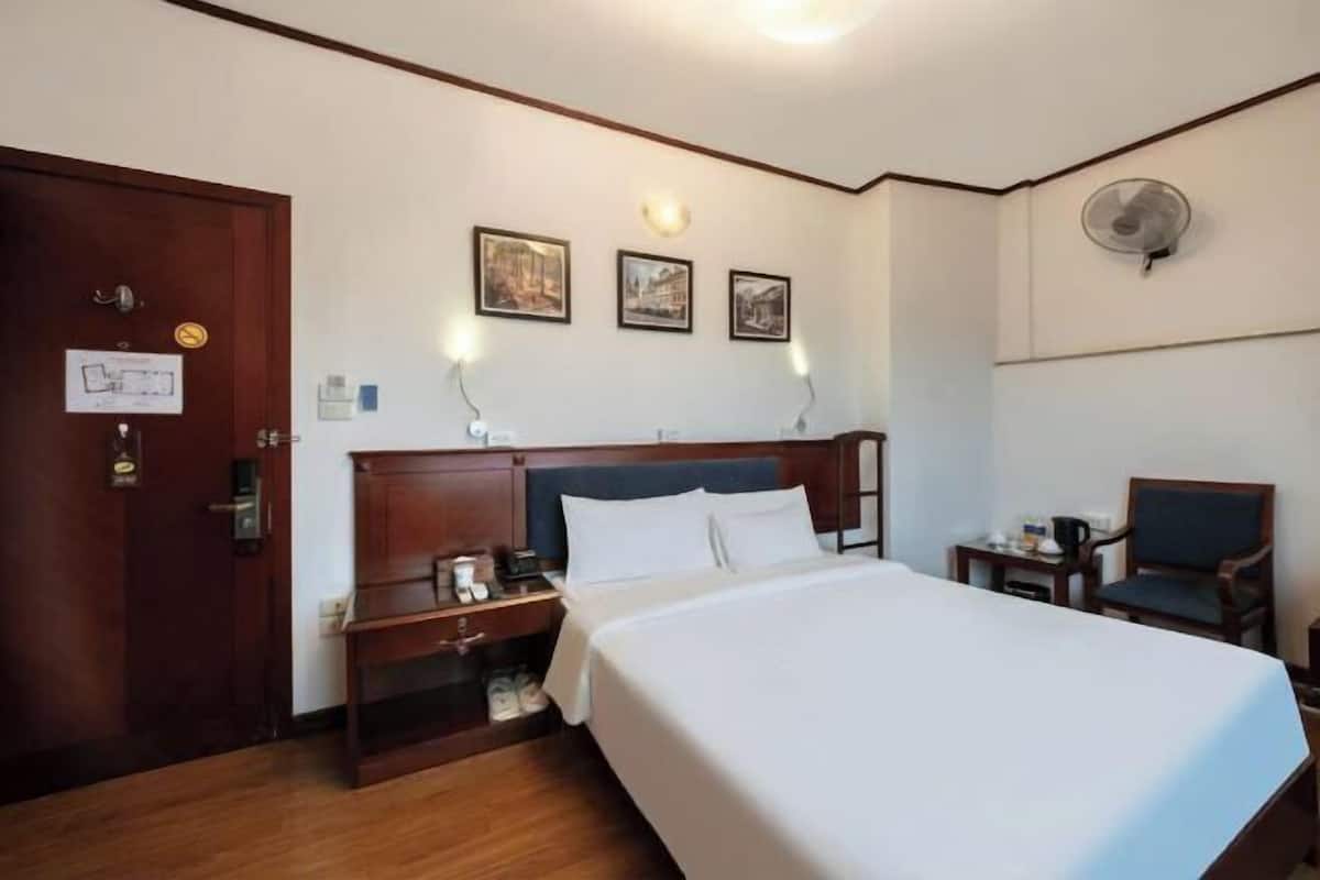Frigobar, cofres nos quartos, cortinas blackout