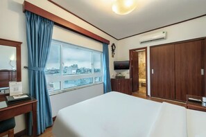 Doppia Superior | Minibar, una cassaforte in camera, tende oscuranti, ferro/asse da stiro
