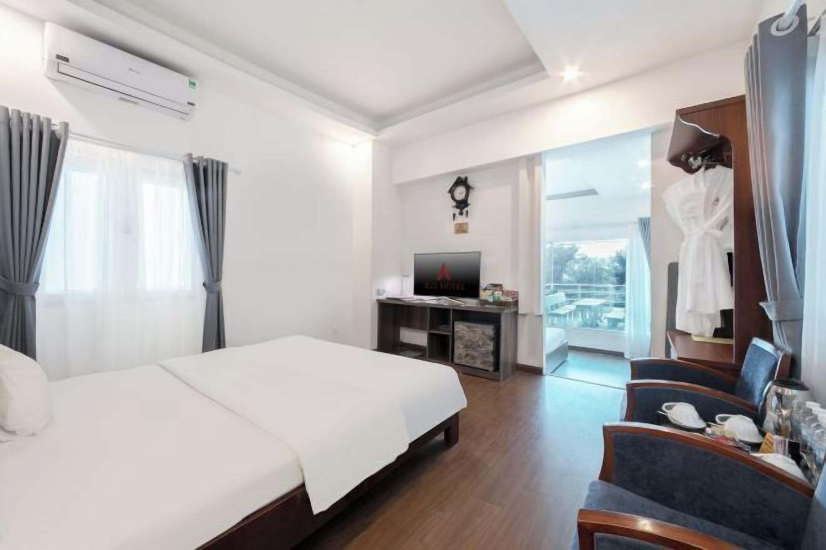 Minibar, in-room safe, blackout drapes, iron/ironing board