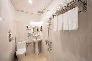 Suite Vip Room | Bathroom | Shower, free toiletries, hair dryer, bathrobes - A25 Hotel - Hoang Quoc Viet (Hanoi)