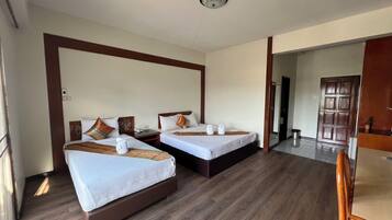 ์คํ ๋ค๋ ํธ๋ฆฌํ๋ฃธ, ์นจ์ค 1๊ฐ, ์๋ด ์ ๋ง | ์๋ง ์ปคํผ, ๋ฌด๋ฃ WiFi