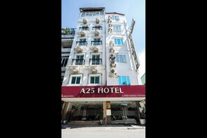 Front of property - A25 Hotel - 30 An Duong (Hanoi)