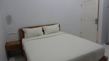 Standard Room | Desk, free WiFi