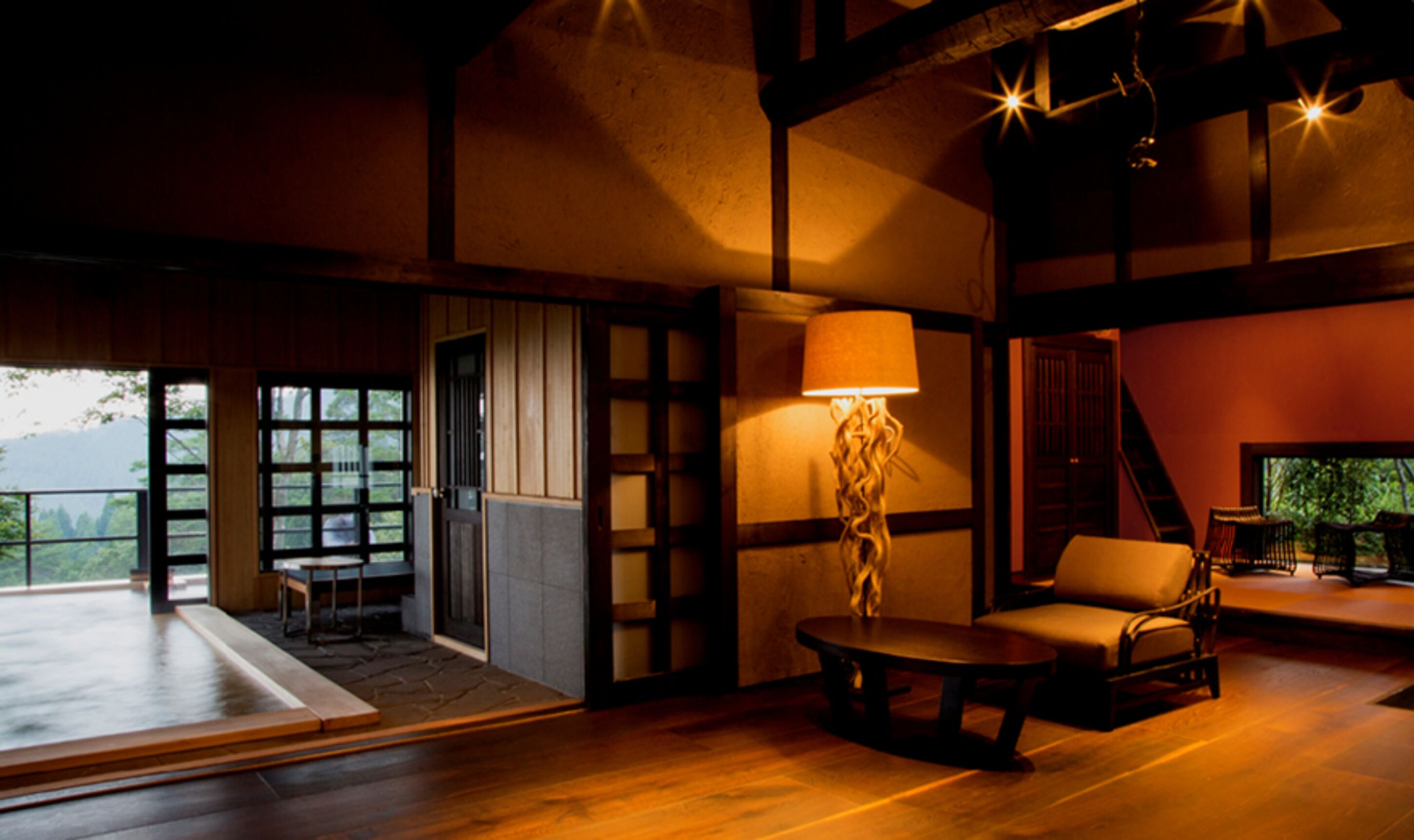 佳月（内風呂・露天風呂付 離れ） | 高級寝具、羽毛の掛け布団、セーフティボックス (室内)、客室ごとに異なる装飾