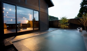 Kazemachi, 1 Japanese futon available | Bathroom | Separate bathtub and shower, spring water bathtub, free toiletries - Gekkoju Kurokawa (Minamioguni)