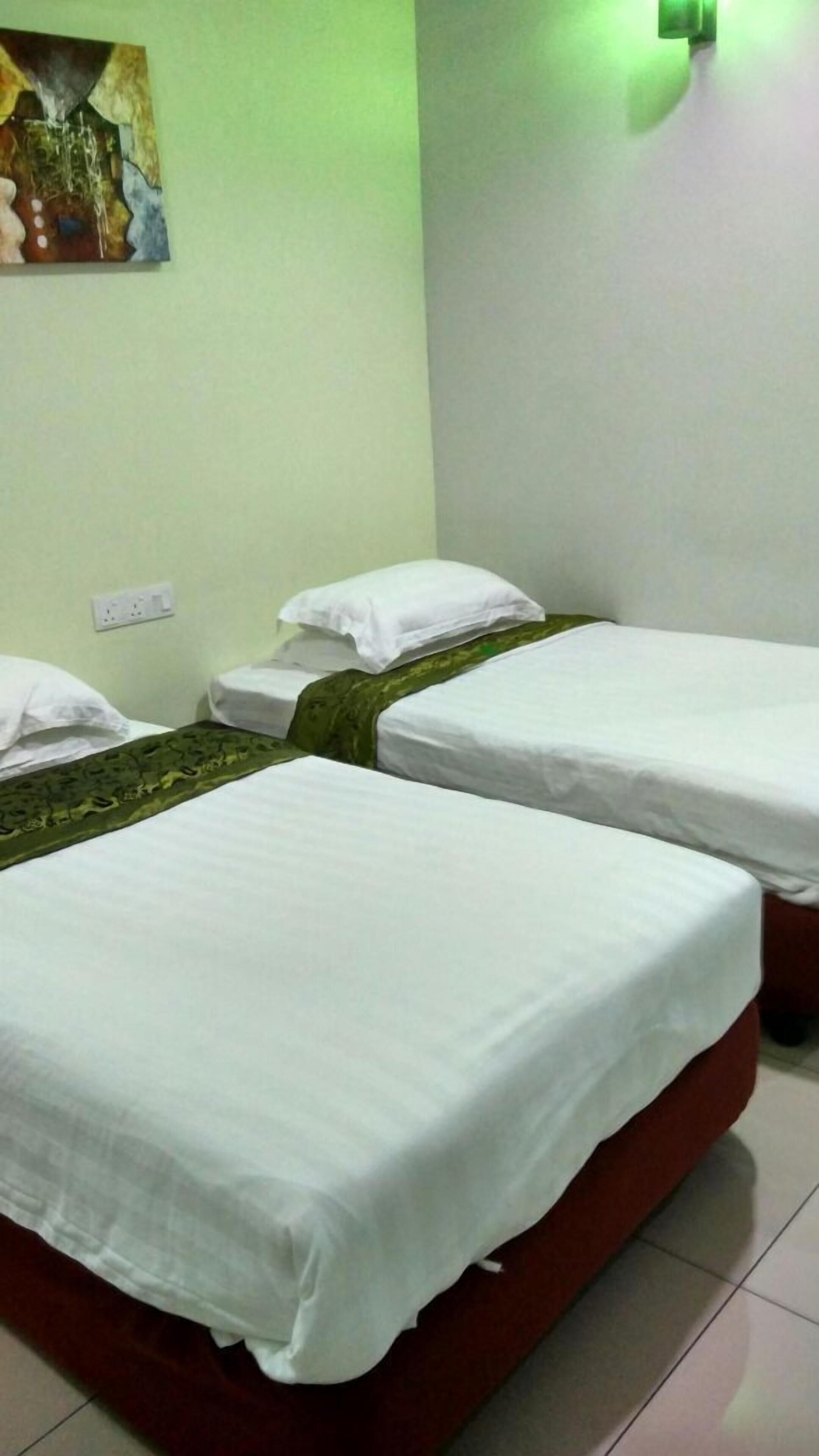 Meja, seterika/papan seterika, Wi-fi percuma 
