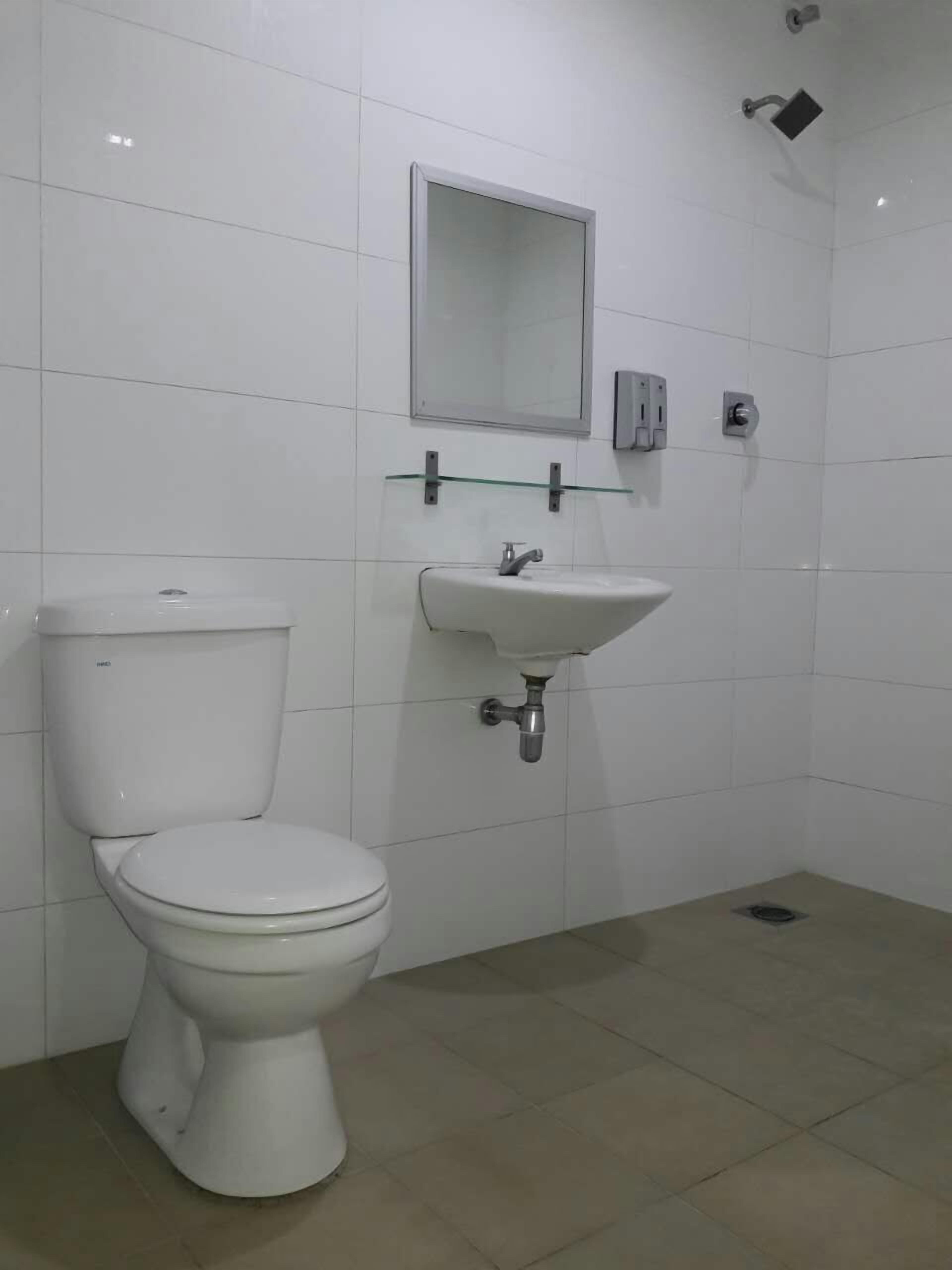 shower, free toiletries, towels