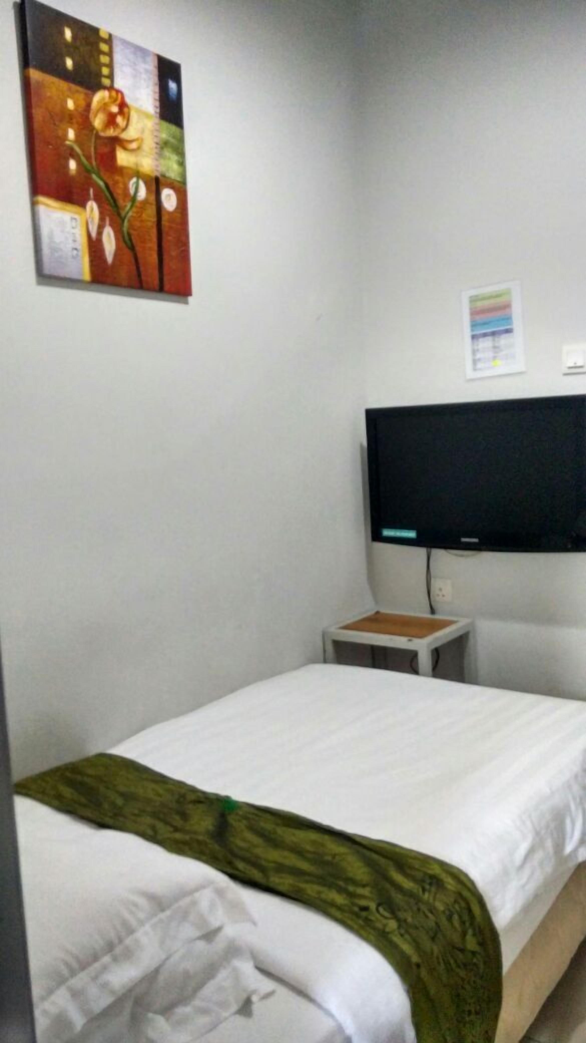 single room | desk, iron/ironing board, free wifi