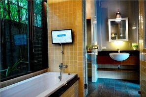 3 Bedrooms Villa | Bathroom | Separate tub and shower, deep soaking tub, free toiletries, towels - Phureesala Villa - A2 (Choeng Thale)