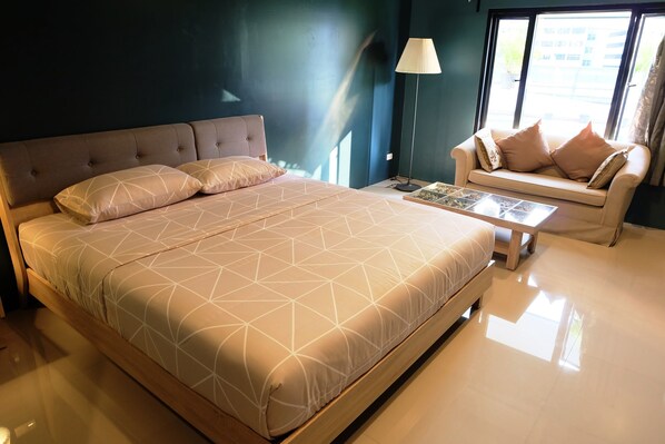 King Room | Desk, free WiFi, bed sheets