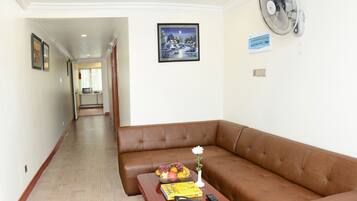 Family Suite, Balcony | Living room