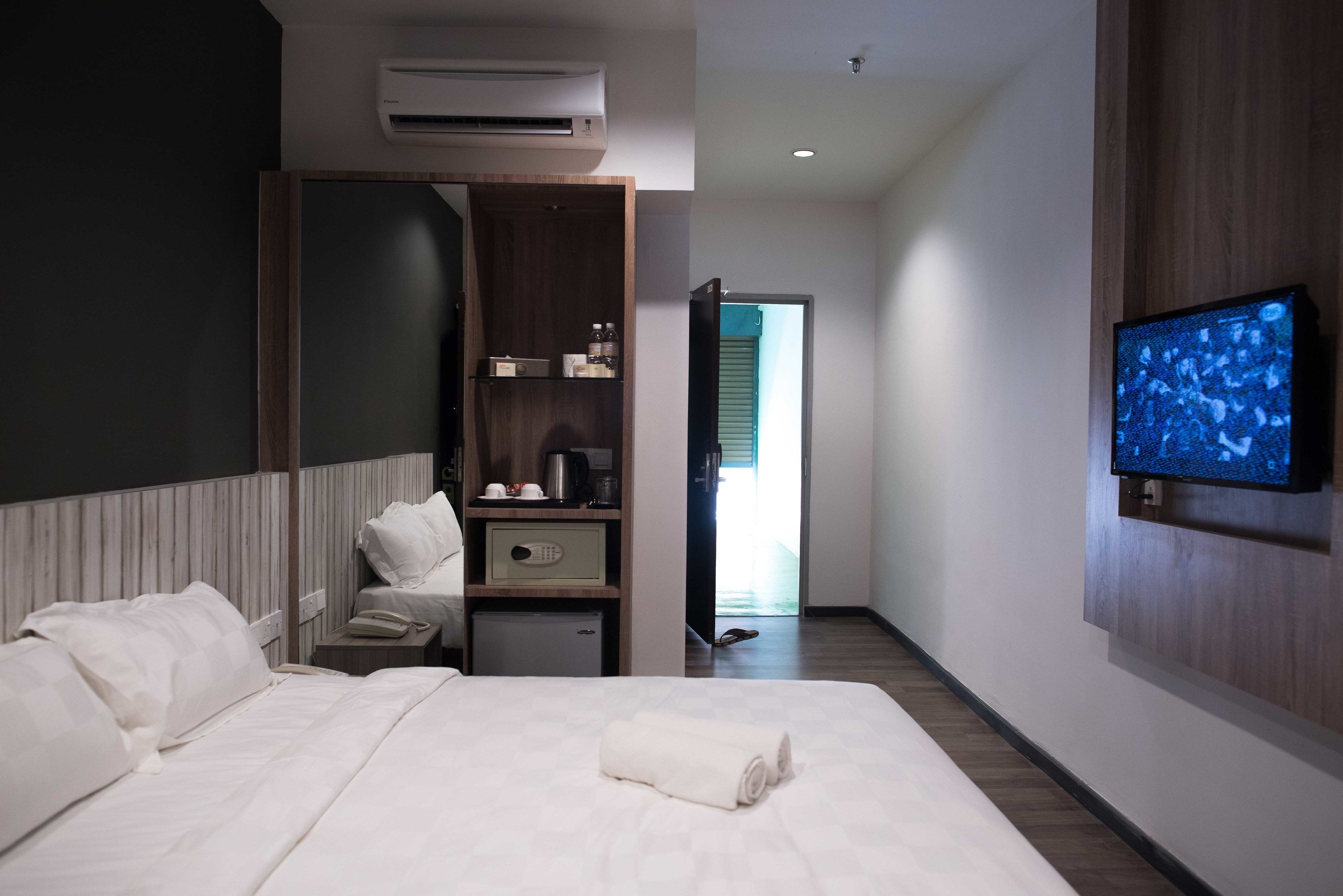 in-room safe, desk, soundproofing, iron/ironing board