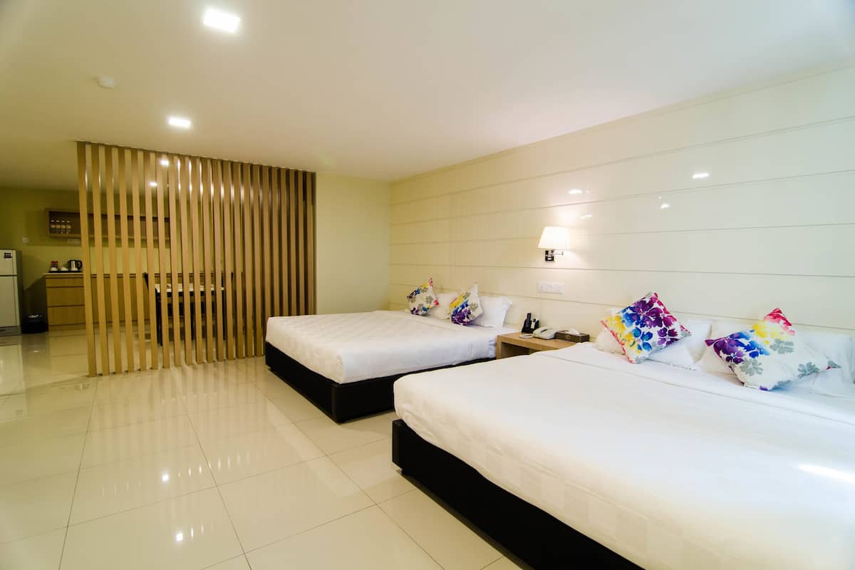Family Deluxe Room | In-room safe, desk, soundproofing, free WiFi