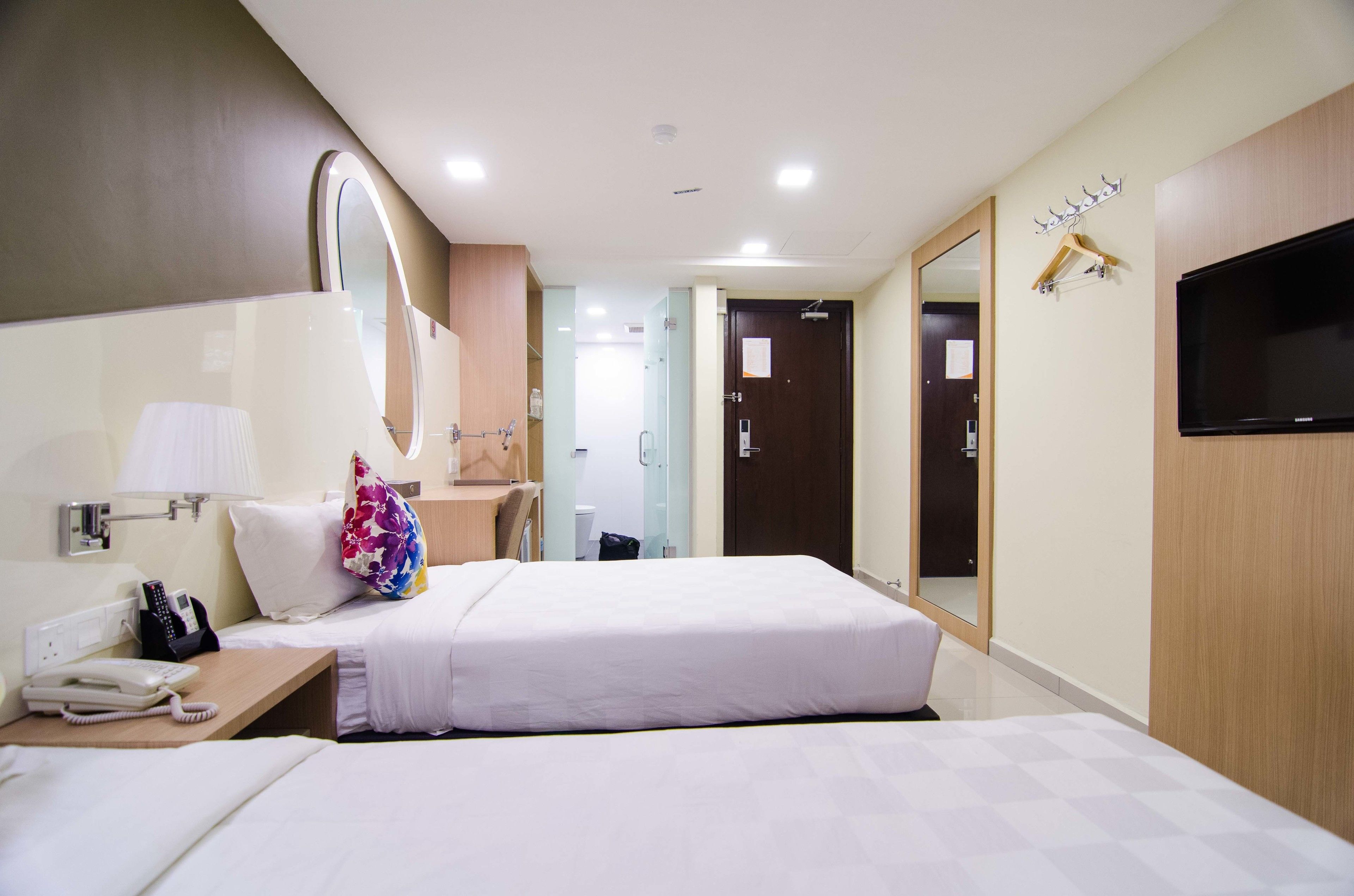 deluxe twin room | in-room safe, desk, soundproofing, free wifi