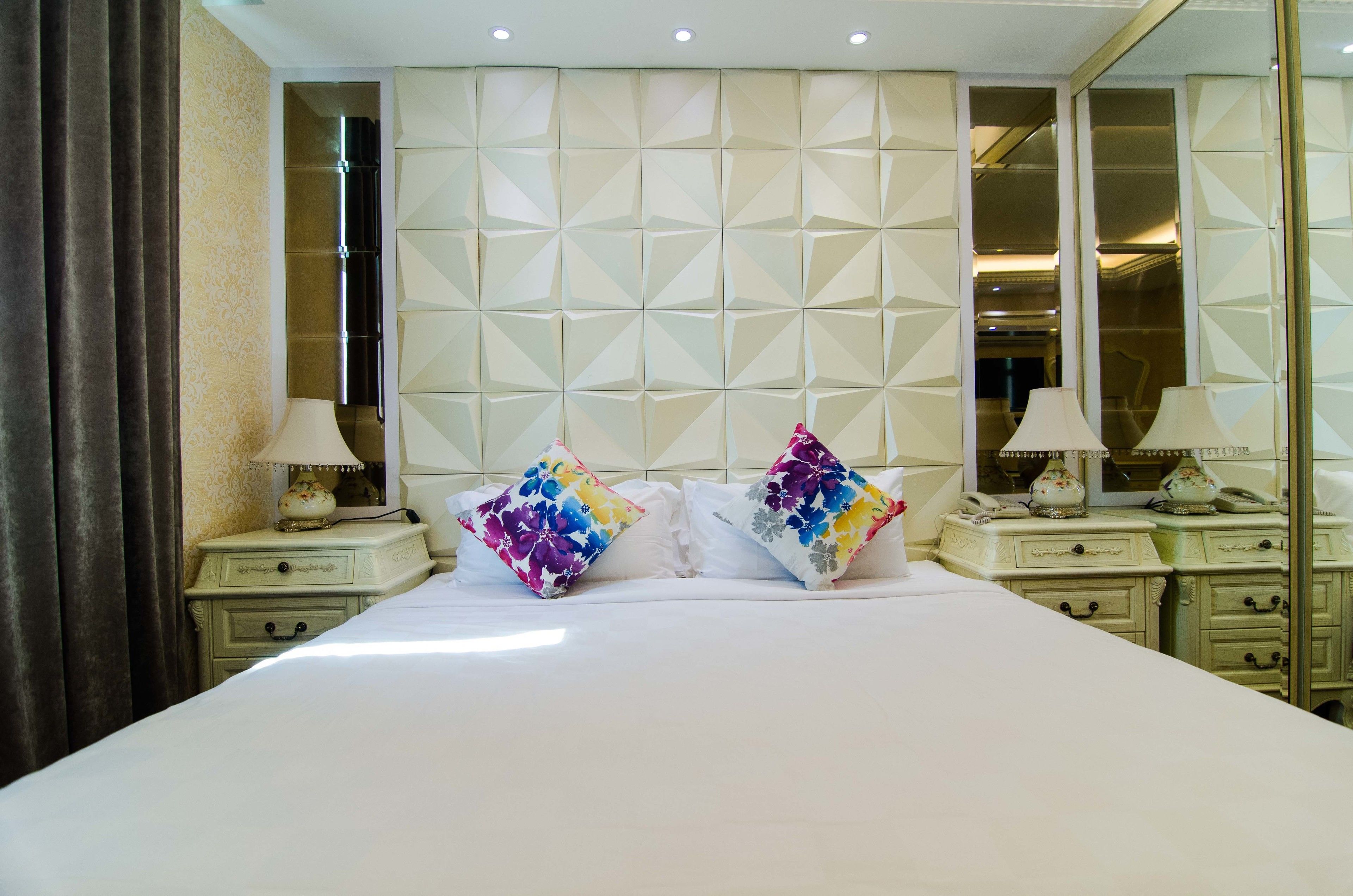 deluxe suite ( 2  ) | in-room safe, desk, soundproofing, free wifi