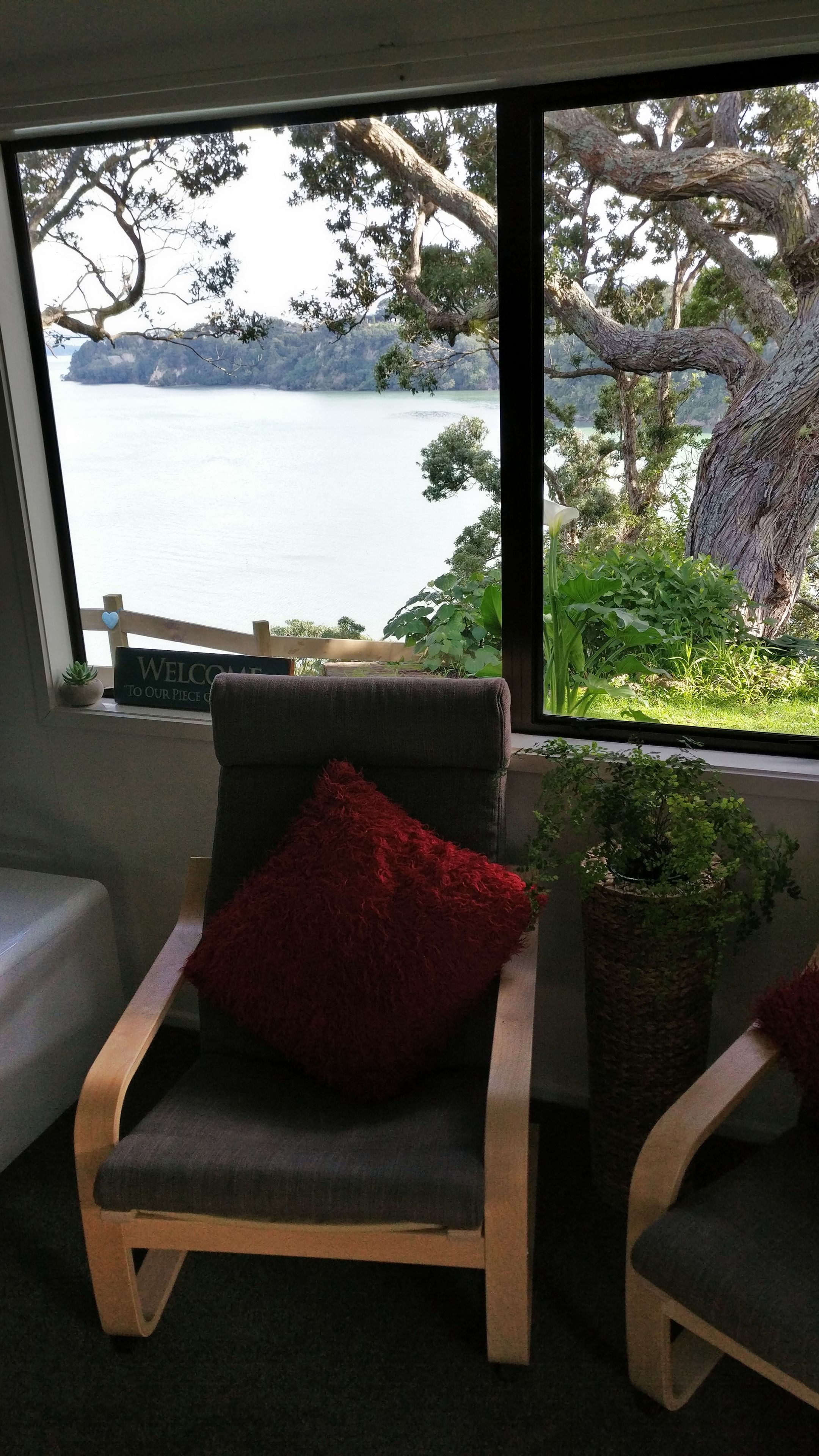 House, 2 Bedrooms, Ocean View | Ruang tamu | 46 inci televisyen skrin rata dengan digital, TV, Netflix