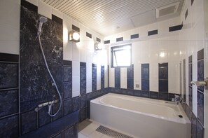 Free toiletries, hair dryer, slippers, bidet - Hotel Imalle Yokohama Isezakicho - Hostel (Yokohama)