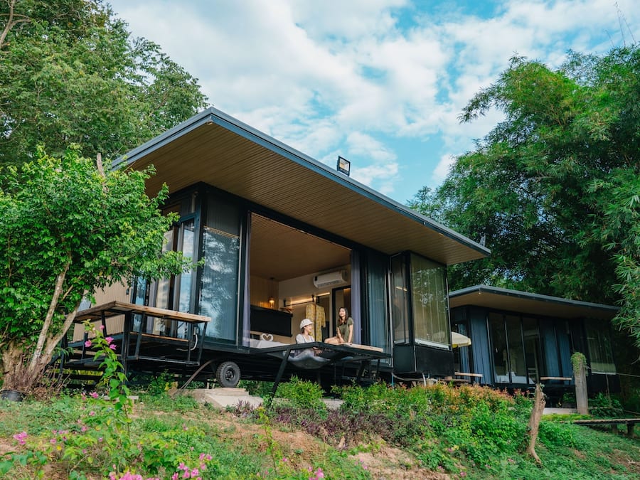 Panoramic Riverside Cabin with Jacuzzi | Teres/patio