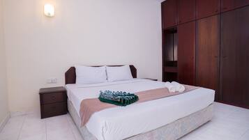 Triple Room | 3 bedrooms, desk, iron/ironing board