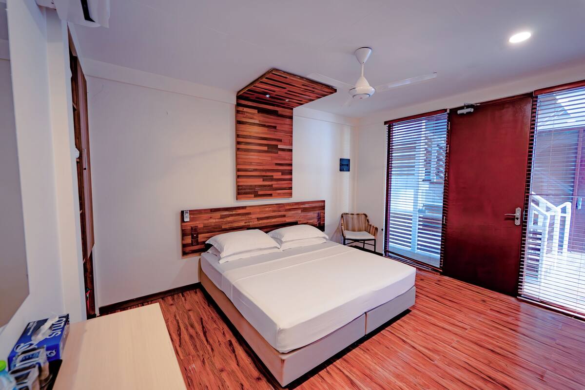 Ropa de cama de alta calidad y minibar 