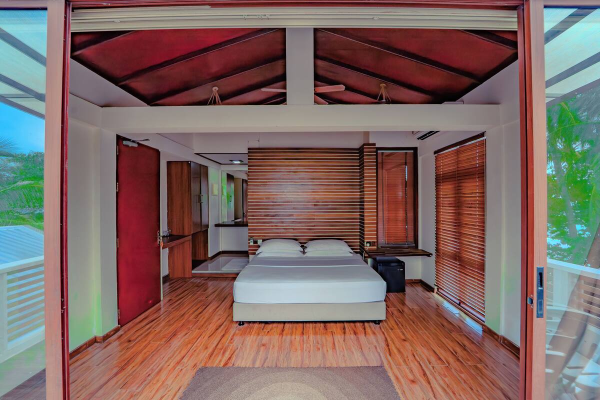 Ropa de cama de alta calidad y minibar 