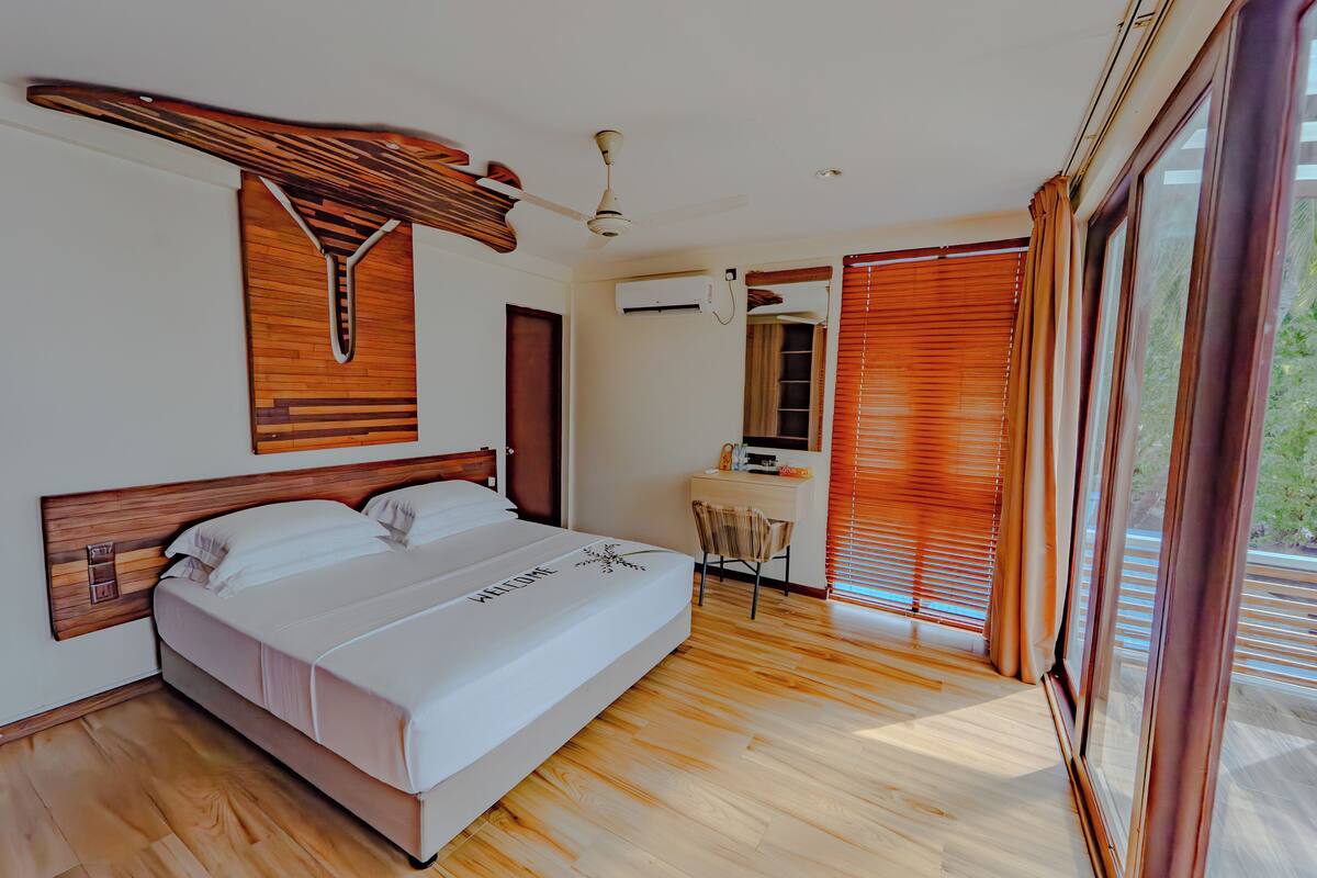 Ropa de cama de alta calidad y minibar 