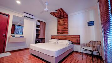Deluxe Double Room | Premium bedding, minibar, in-room safe, desk