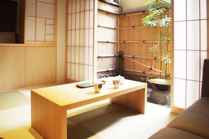 套房 | 起居区 | 液晶电视