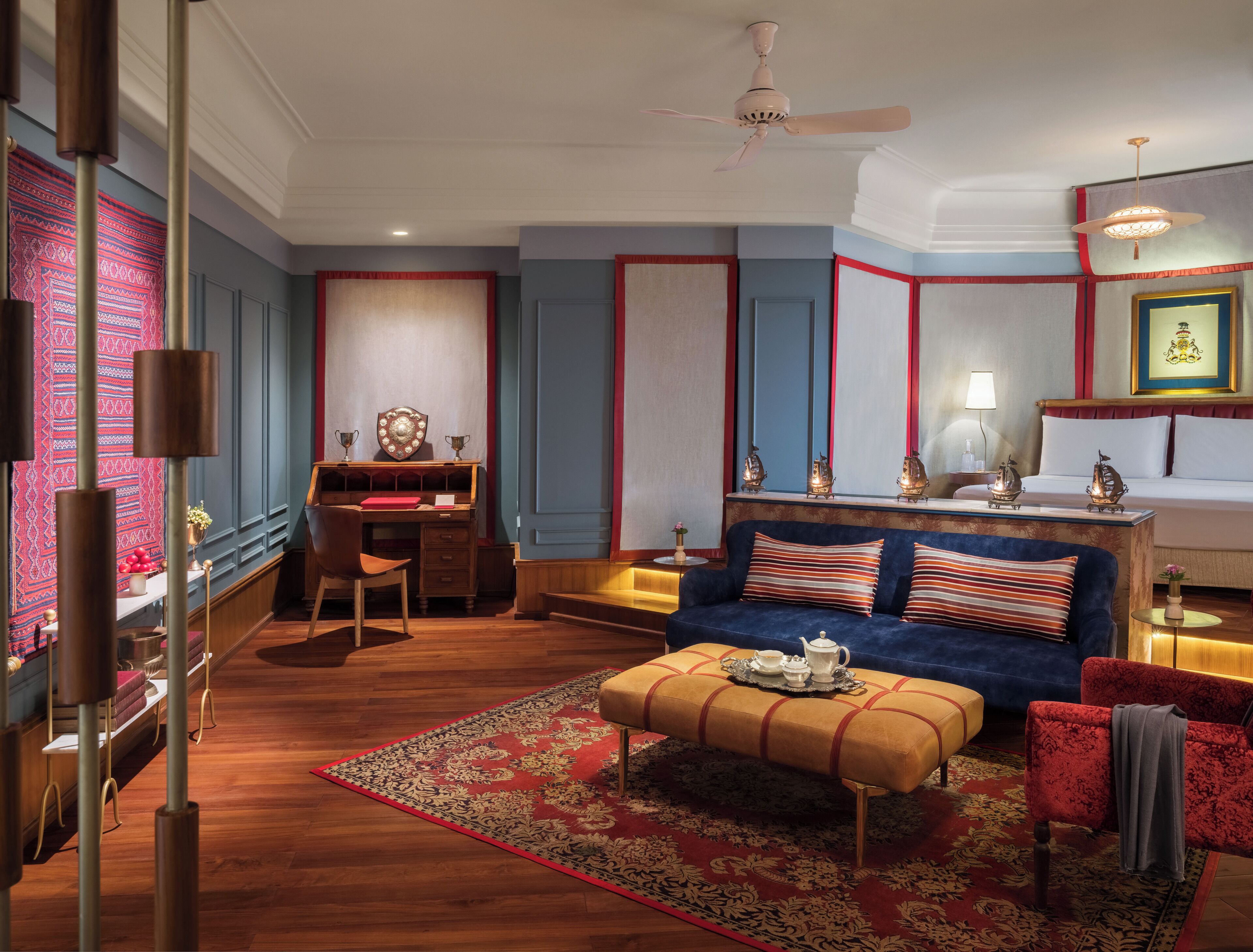 Regimental Room | Minibar, in-room safe, desk, soundproofing